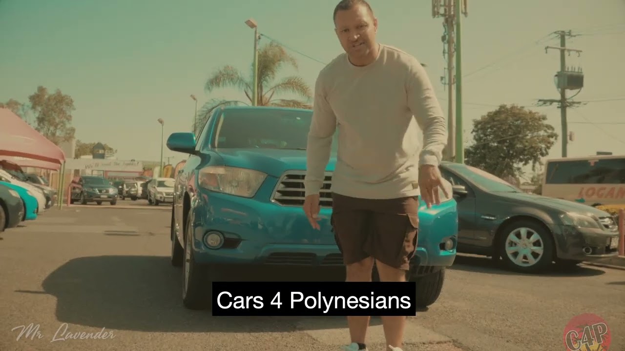 Blue Toyota Kluger